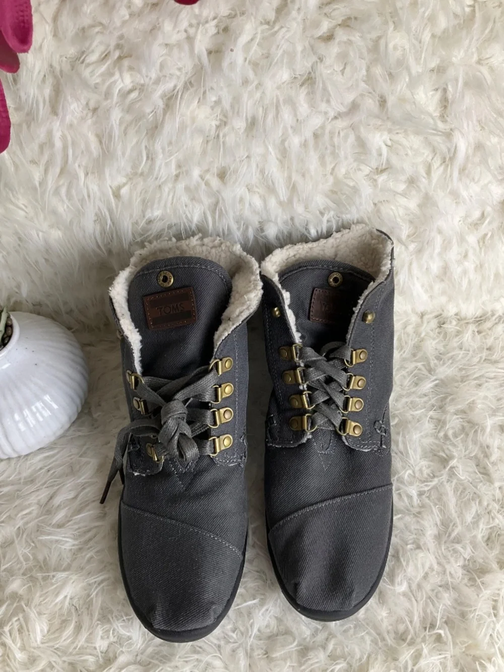 TOMS WOMENS GRAY ANKLE BOOTS~SIZE 8.5!